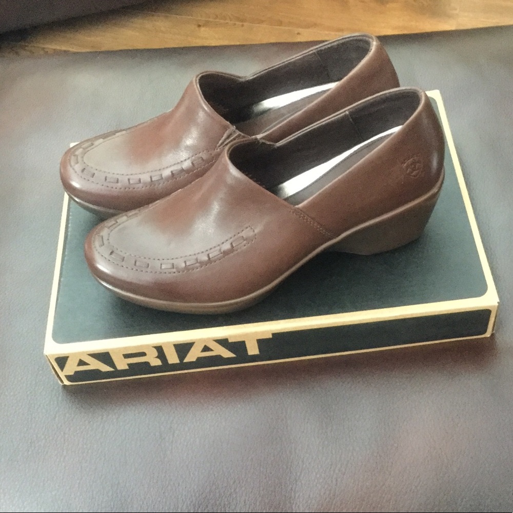 NEW ARIAT LEATHER WEDGE SLIP ONS COMFORT SHOES